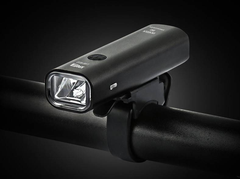 Cykel Forlygte med 1 LED - Super Slank og Let Cykellygte fra UltraLED - Easylight.dk Cykel Forlygte med 1 LED - Super Slank og Let Cykellygte fra UltraLED - Easylight.dk