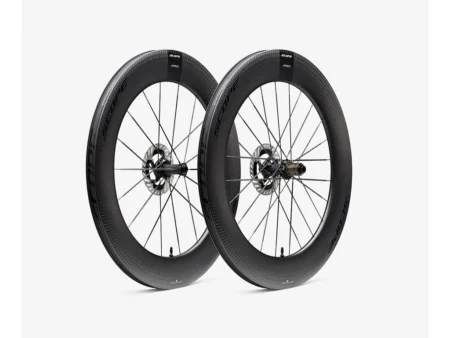Scope Artech 8.T Disc hjulsæt Carbon 700c 85mm fælg og Shimano body - Black decals - 2025