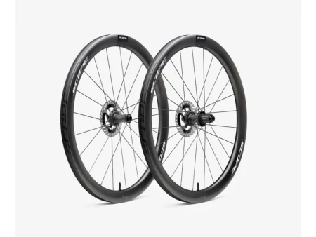 Scope R4.A 700c 45mm hjulsæt Shimano body disc carbon hvide decals